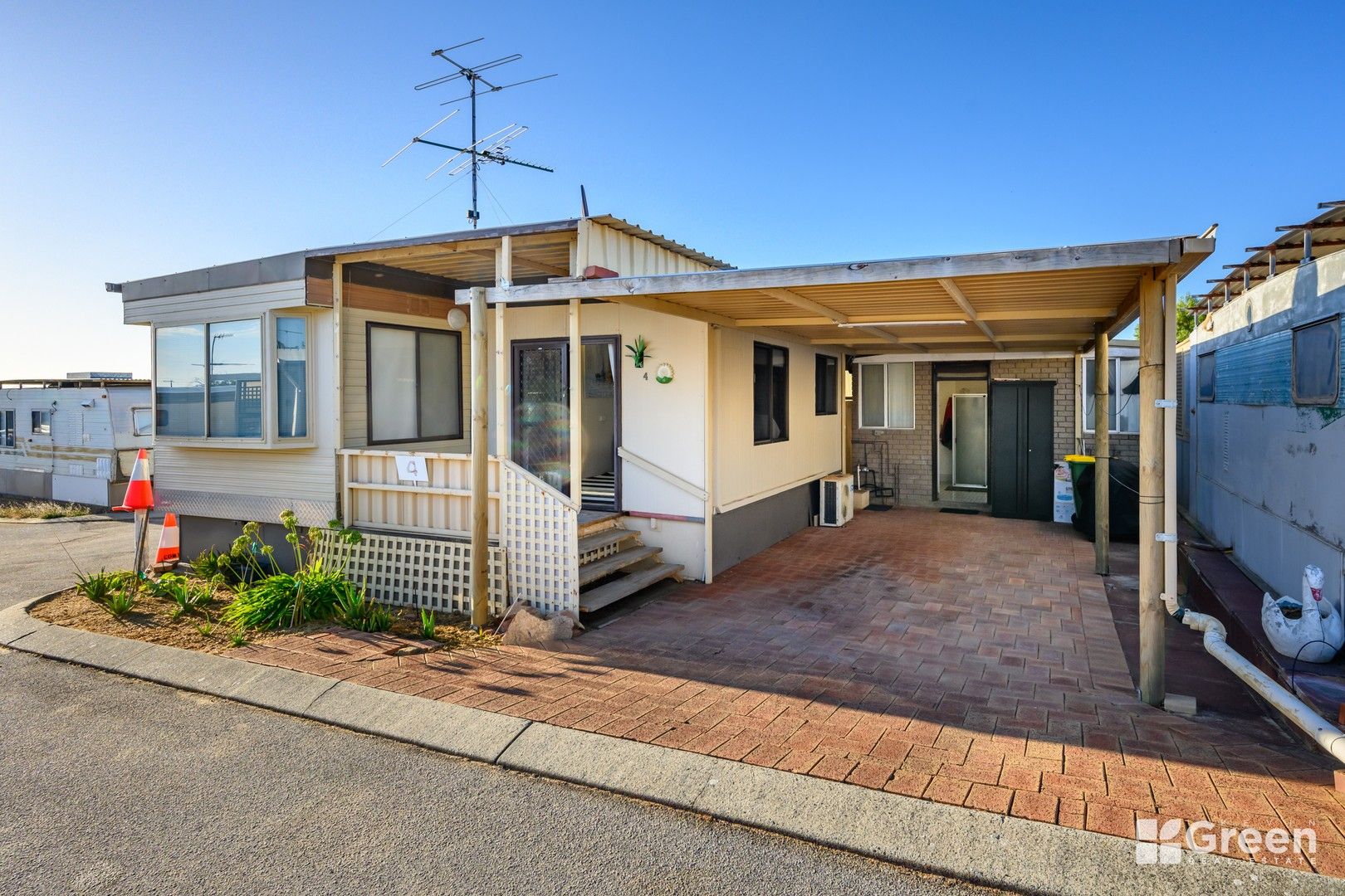 2 bedrooms Apartment / Unit / Flat in 4/1149 Old Coast Road DAWESVILLE WA, 6211