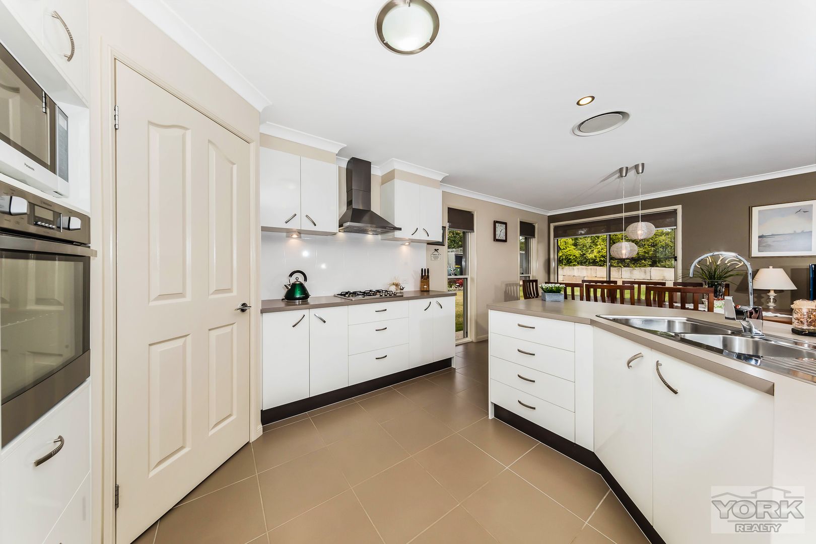 7 Coverack Street, Kleinton QLD 4352, Image 1