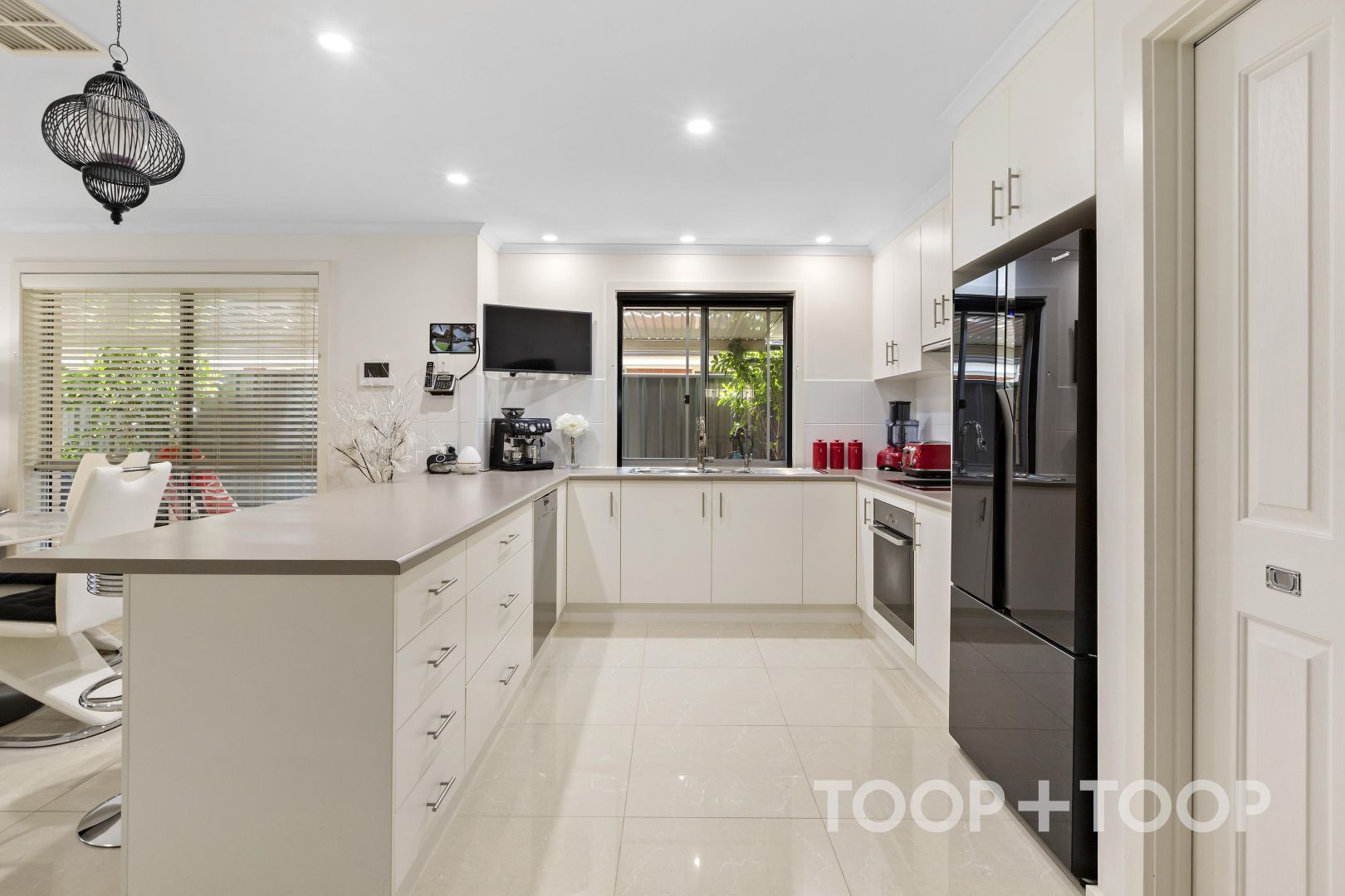 31 Rochester Drive, Salisbury Heights SA 5109, Image 2