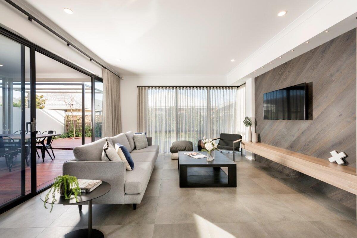 Dianella WA 6059 4 beds house for Sale, TURNKEY 729,000 STREET FRONT