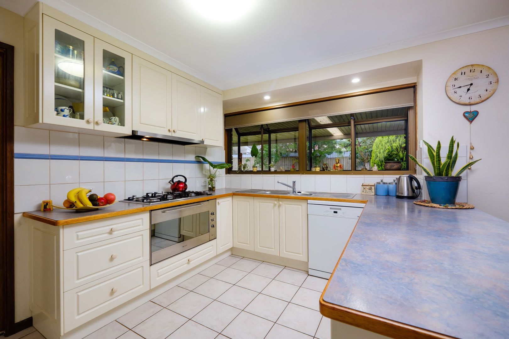 6 Mayfair Court, West Albury NSW 2640, Image 1