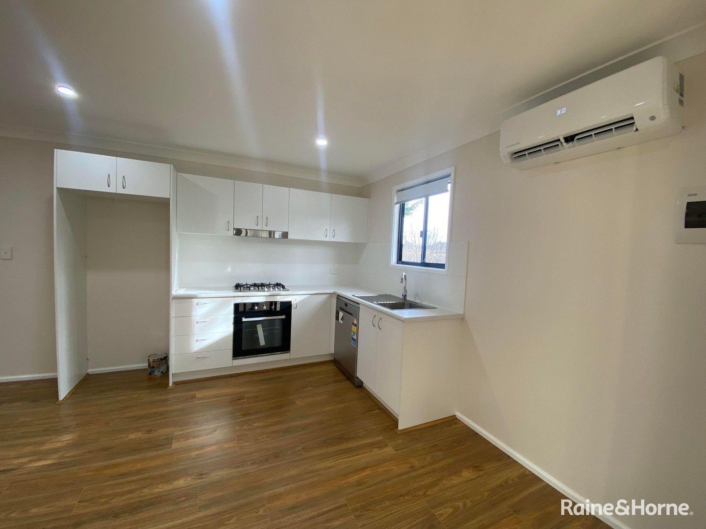 2 bedrooms Apartment / Unit / Flat in 2/6 Barber St GOULBURN NSW, 2580