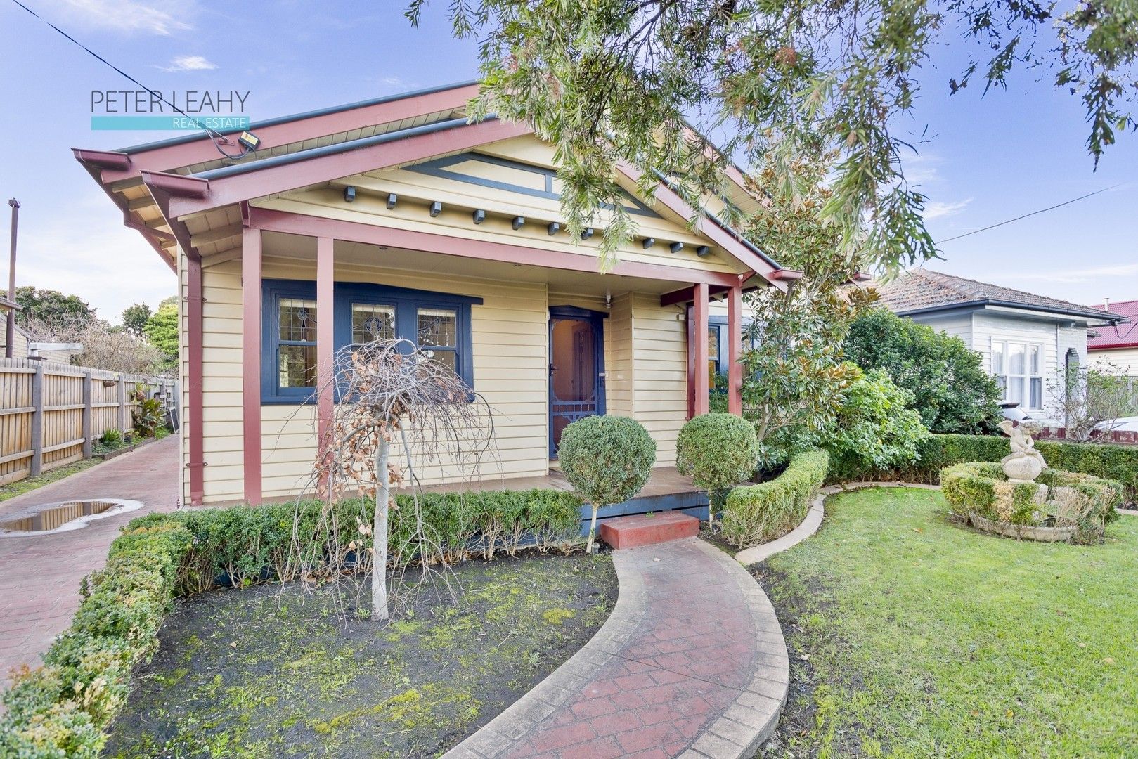 4 bedrooms House in 5 Waratah Street PASCOE VALE VIC, 3044