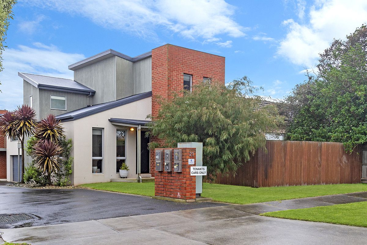 3 bedrooms Townhouse in 1/21 Duirs Street WARRNAMBOOL VIC, 3280