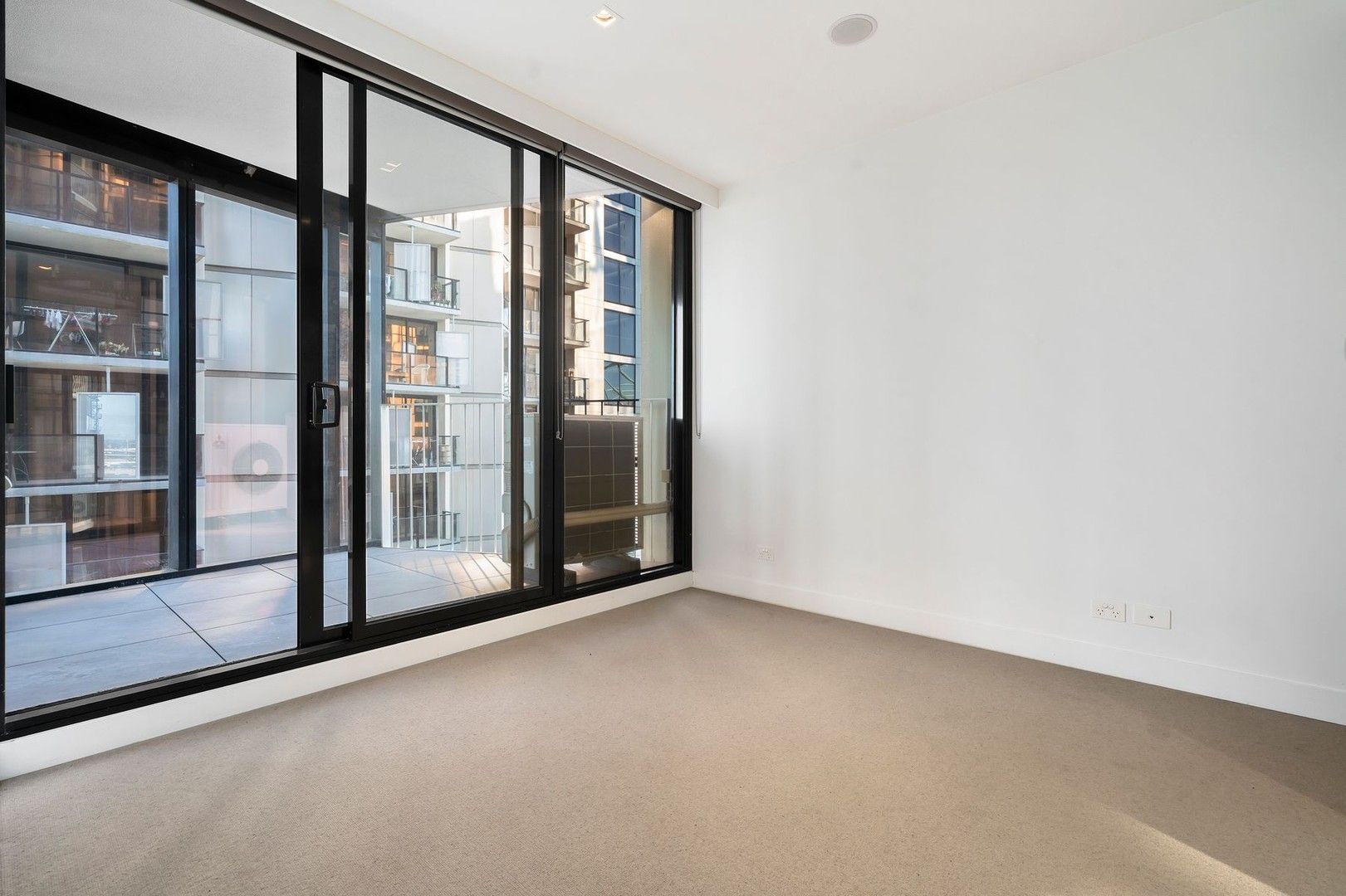 1 bedrooms Apartment / Unit / Flat in 915/677 La Trobe Street DOCKLANDS VIC, 3008