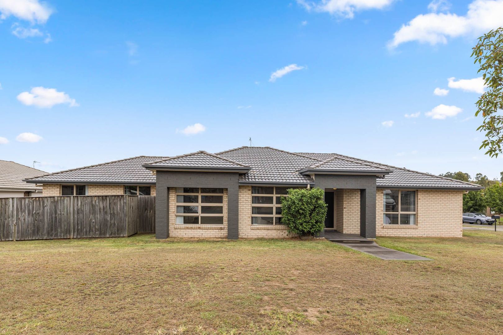 8 Golden Whistler Avenue, Aberglasslyn NSW 2320, Image 1