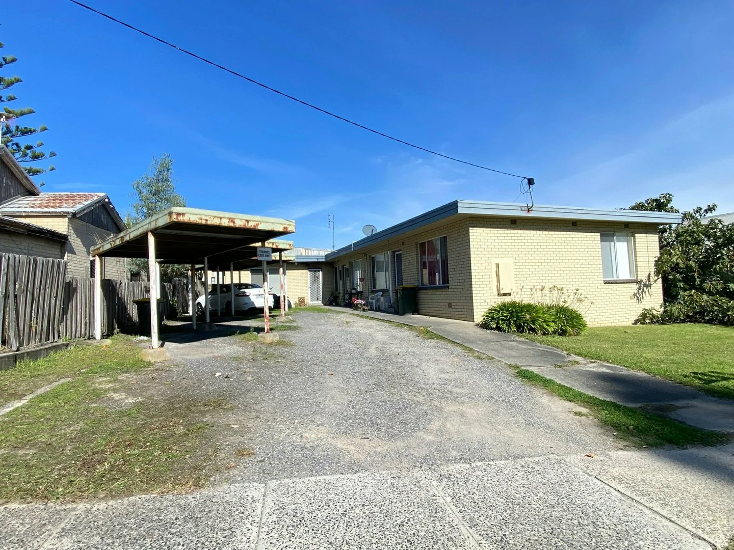 1-3/98 Commercial Road, Morwell VIC 3840