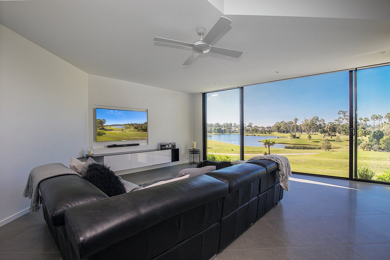 5449 Merion Terrace, Hope Island QLD 4212, Image 2