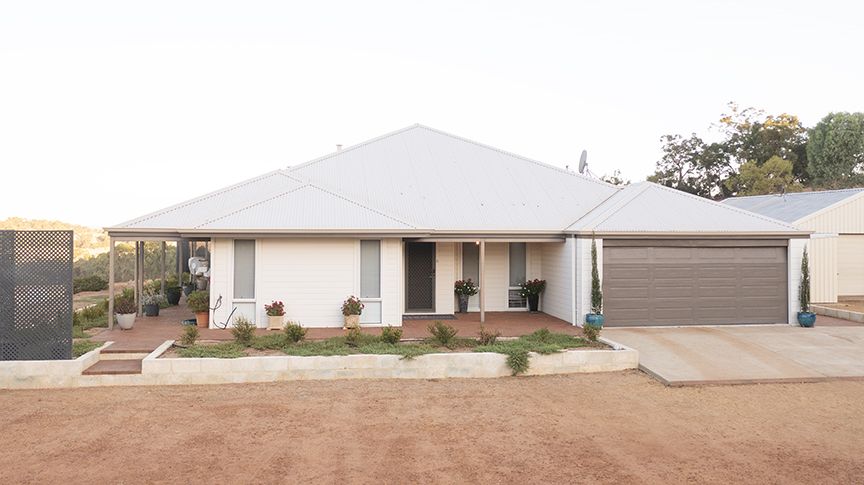 111 O'Connell Road, Wandering WA 6308, Image 2