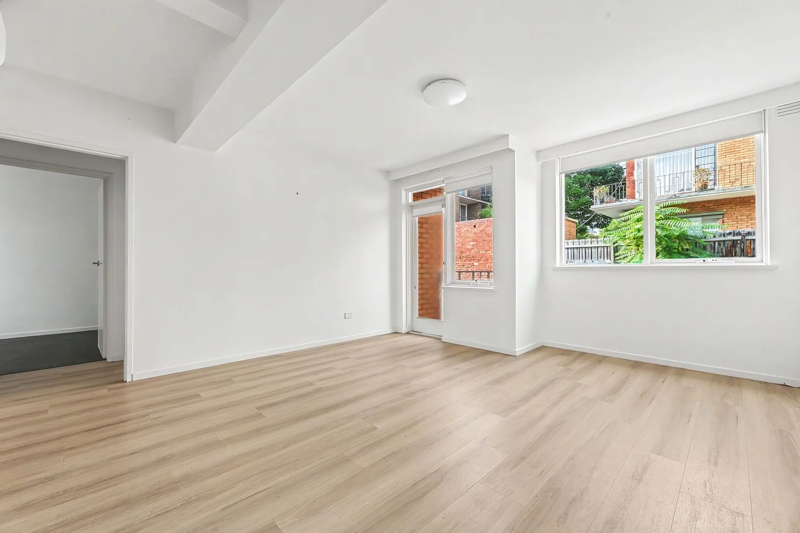 The Brief: Stunning 2 Bedroom in a Boutique Block, Caulfield North
