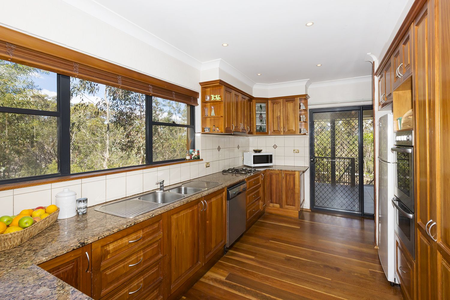 24 Taronga Way, Faulconbridge NSW 2776, Image 2