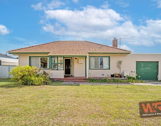 8 Carbine Street, Orana WA 6330