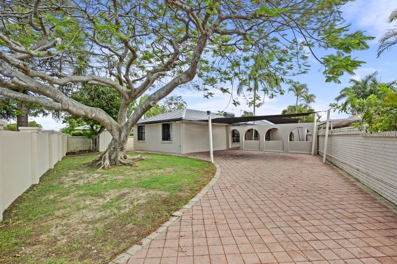 10 Helm Court, Mermaid Waters QLD 4218, Image 1