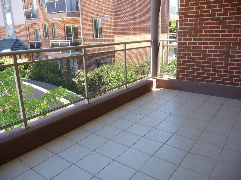 2 bedrooms Apartment / Unit / Flat in 38/1-11 Rosa Crescent CASTLE HILL NSW, 2154