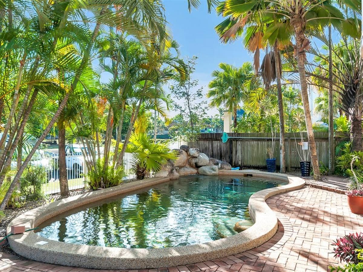 4/182 Mcleod Street, Cairns North QLD 4870