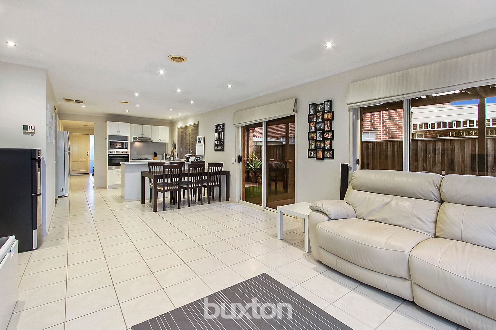 25 Kingsland Close, Dingley Village VIC 3172, Image 1