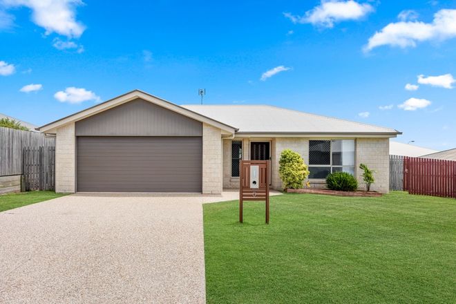 Picture of 3 Mowbray Place, URRAWEEN QLD 4655
