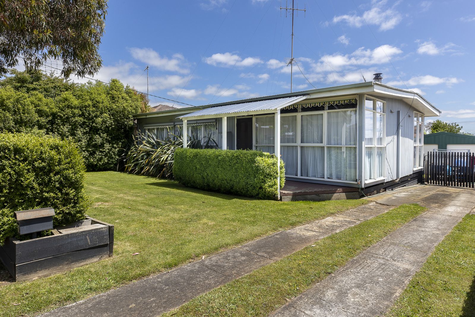 18 Ivanhoe Street, Wendouree VIC 3355 Domain