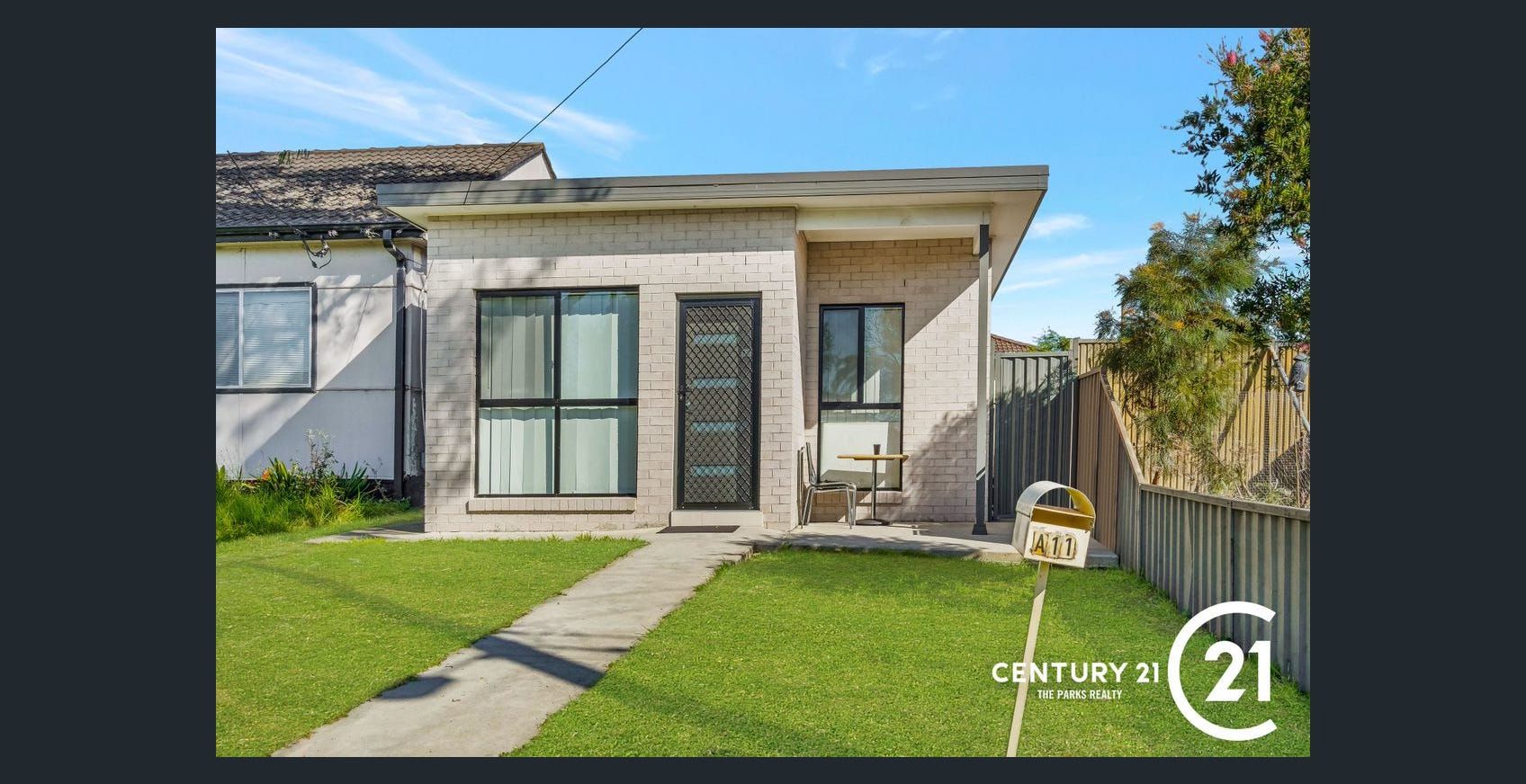 2 bedrooms House in 11a Canara Place SMITHFIELD NSW, 2164