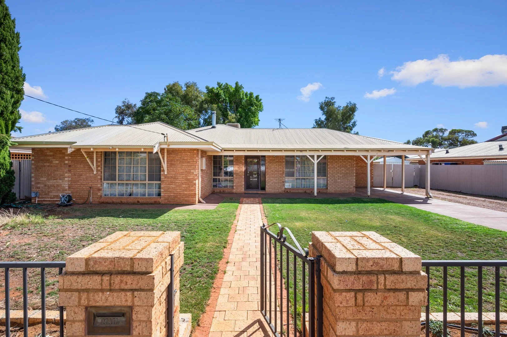 4 Burkett Drive, Hannans WA 6430