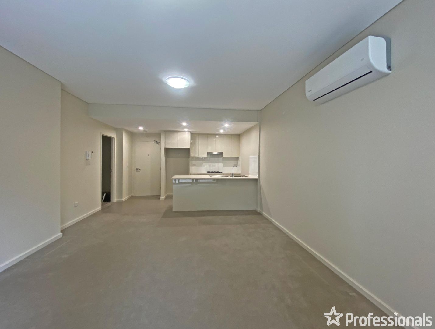 6/1 Bathurst Street, Liverpool NSW 2170, Image 2