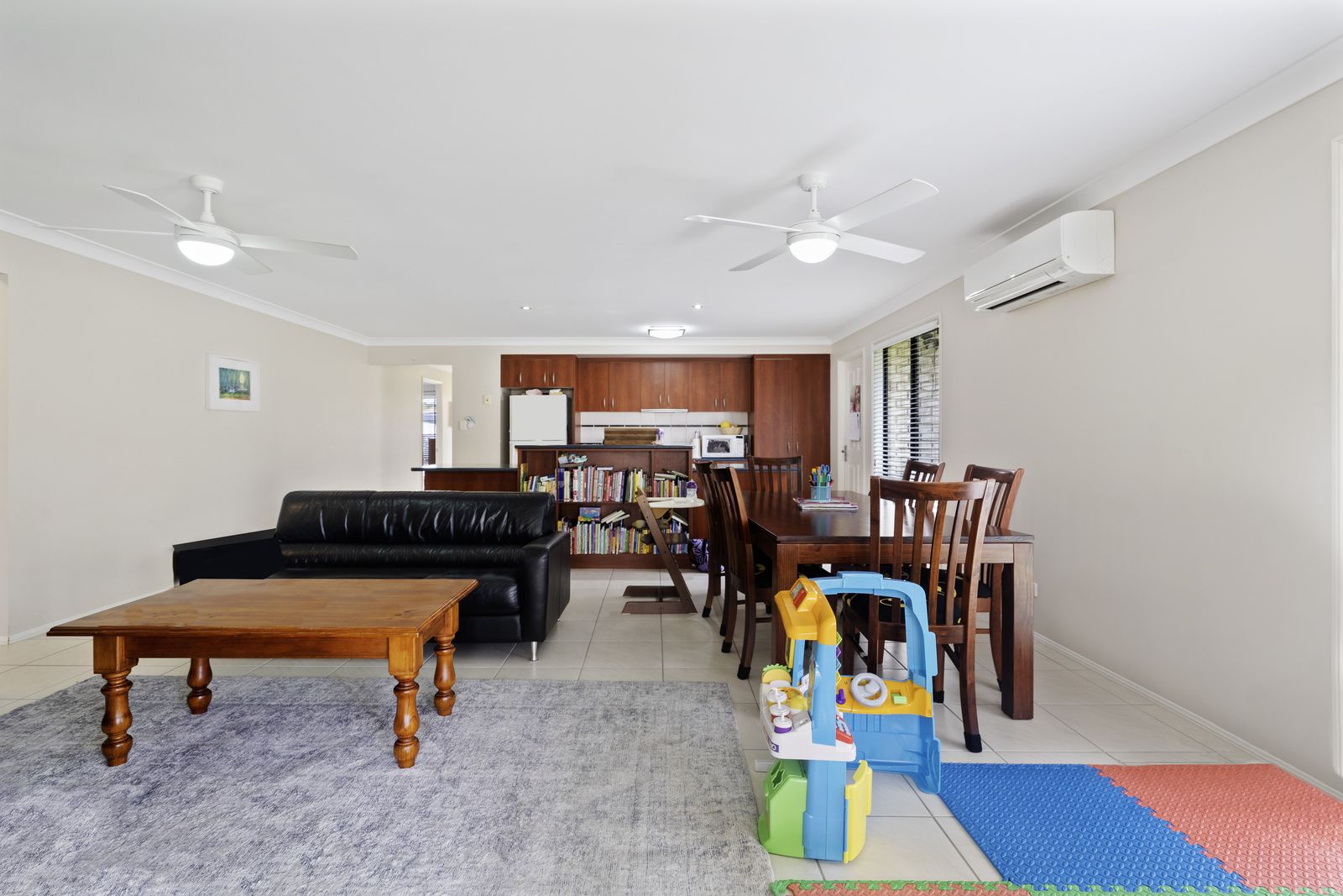 16 Noelene Lane, Arundel QLD 4214, Image 2