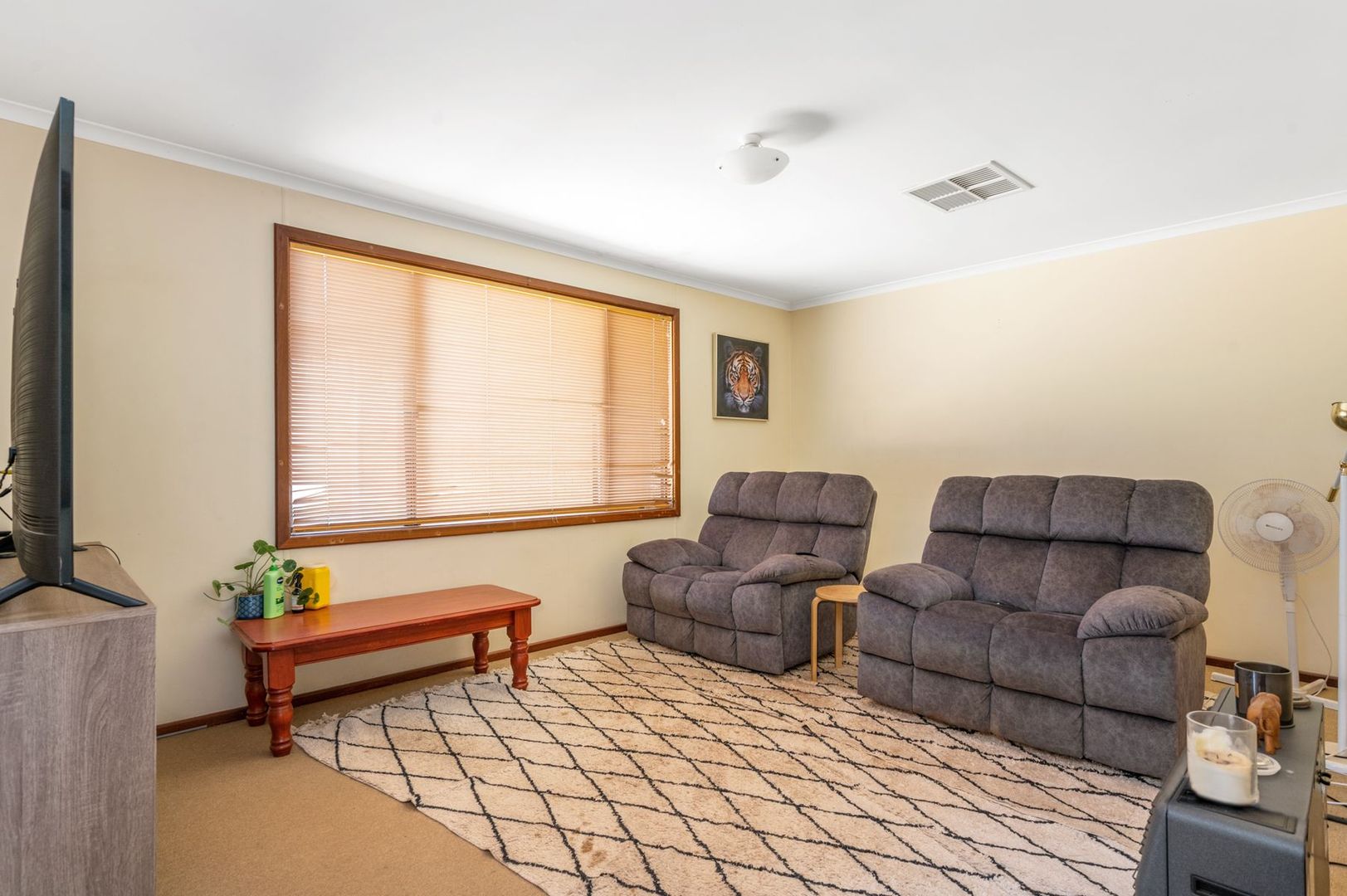 2/18 Burton Place, West Lamington WA 6430, Image 2