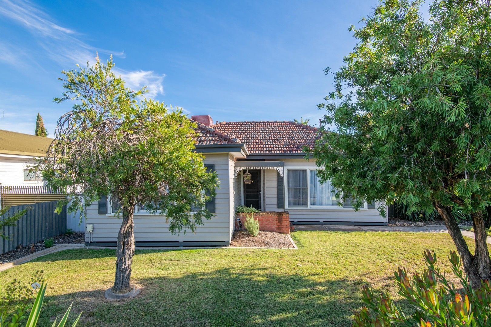 2 bedrooms House in 129 Balaclava Road SHEPPARTON VIC, 3630