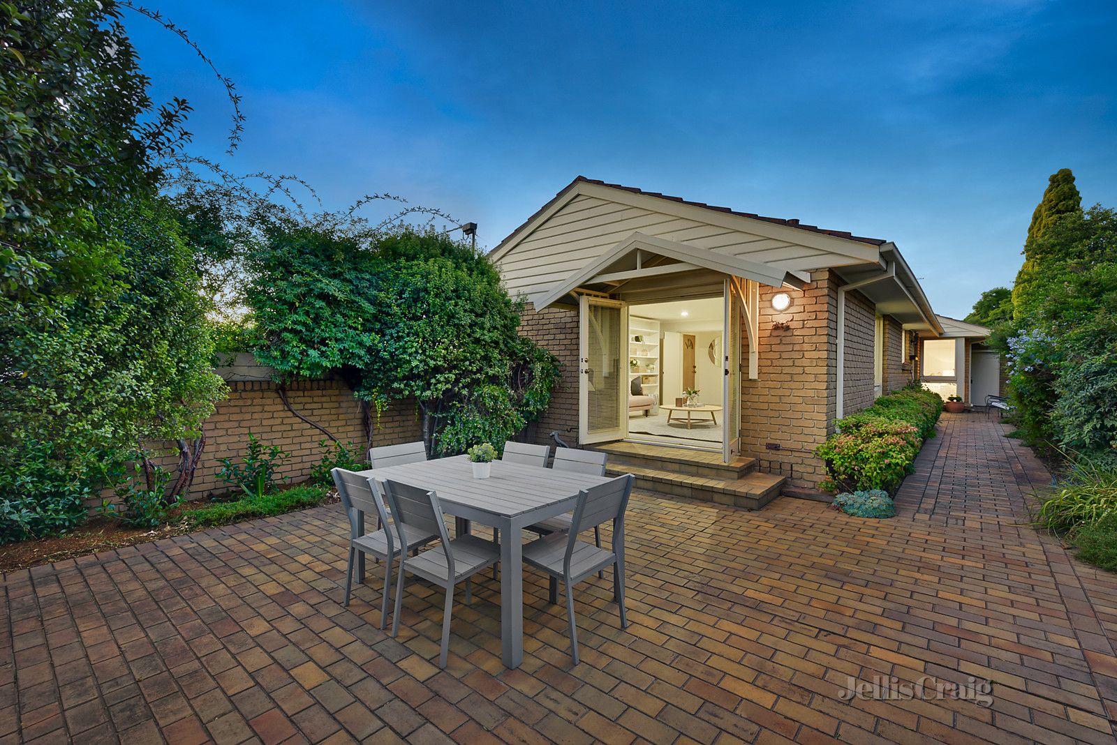 1/9 Valerie Street, Kew East VIC 3102, Image 2