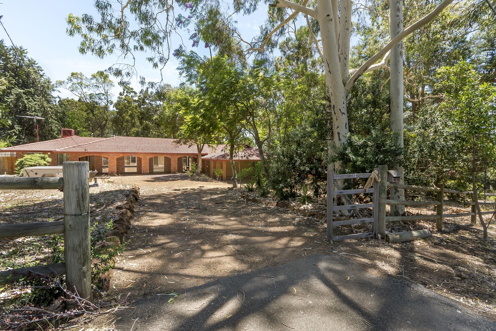 42 Carlisle Road, Kalamunda WA 6076, Image 0