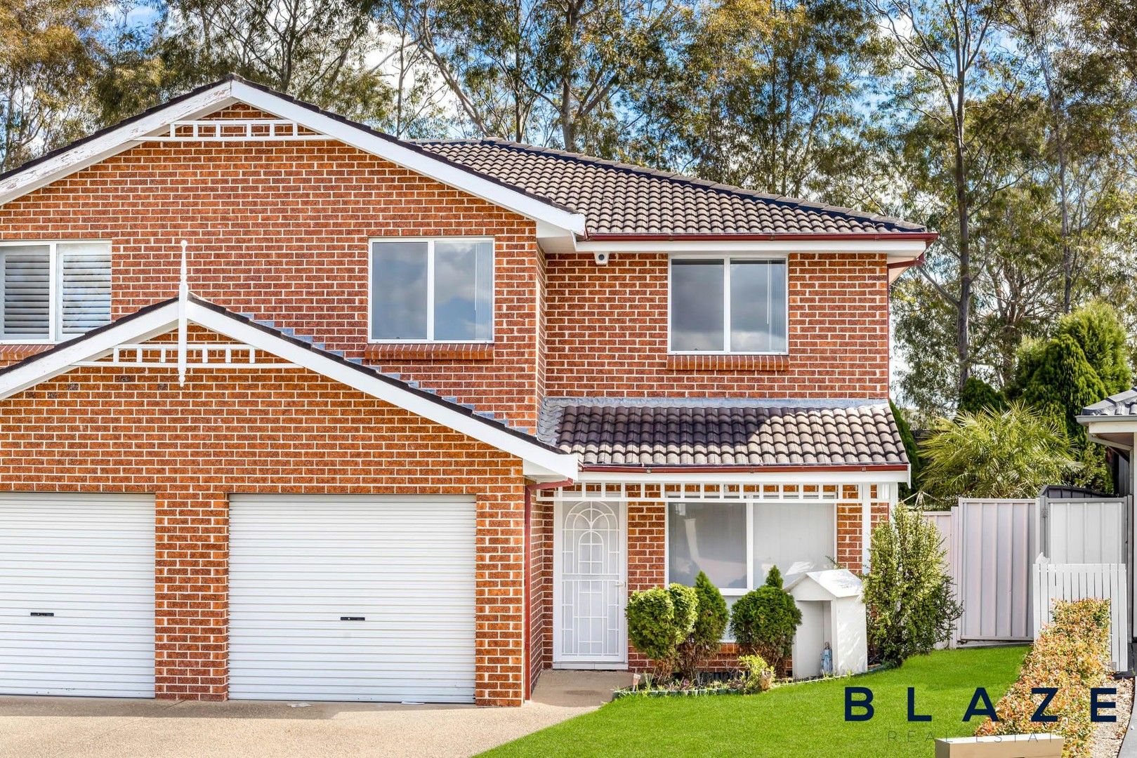 4 bedrooms Duplex in 2B Kempsey Place BOSSLEY PARK NSW, 2176