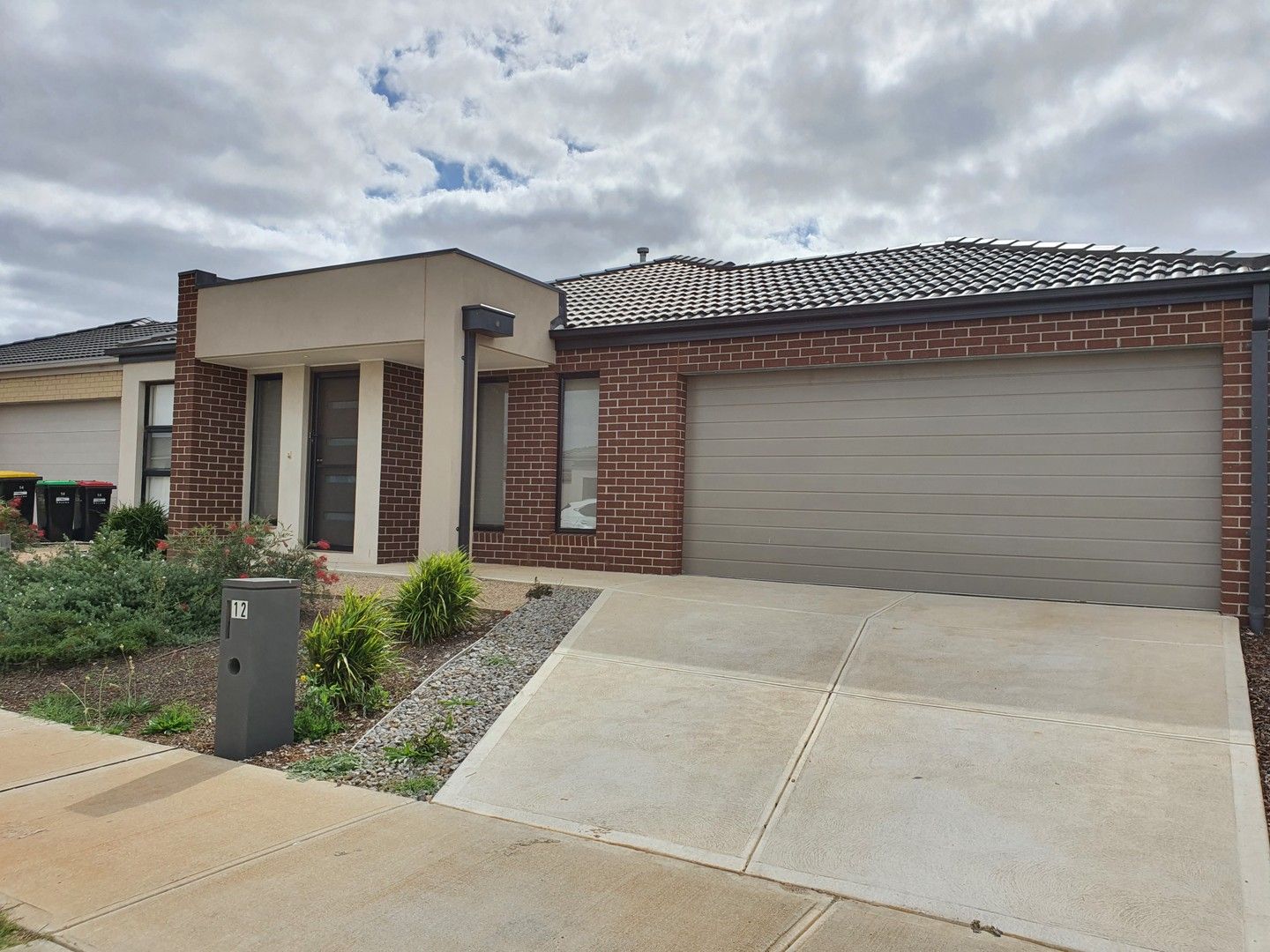 4 bedrooms House in 12 Leon Drive MELTON SOUTH VIC, 3338