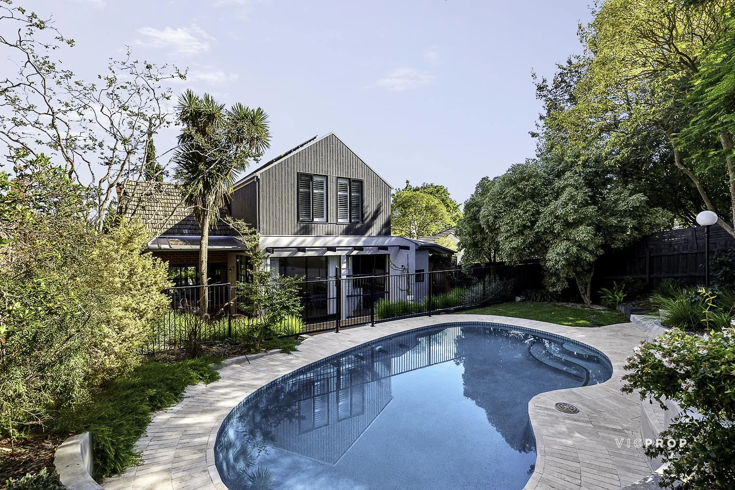 Primary image of 43 Thoresby Grove, Ivanhoe VIC 3079