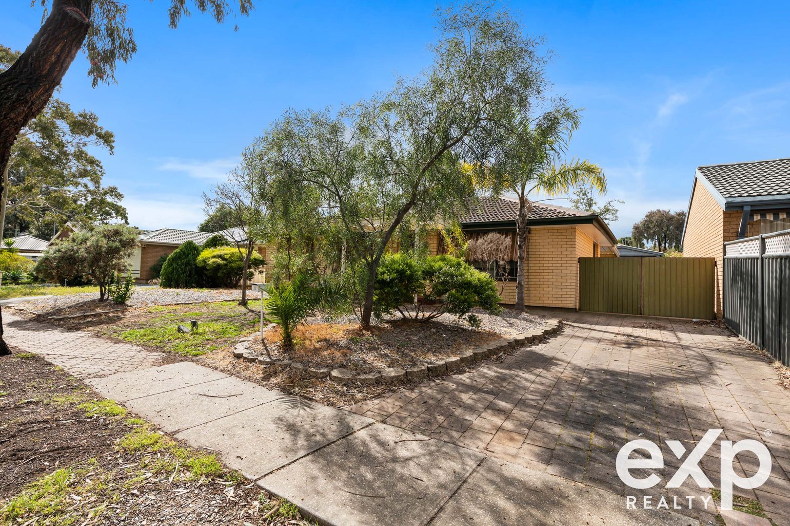 8 Canterbury Drive, Salisbury Heights SA 5109, Image 2