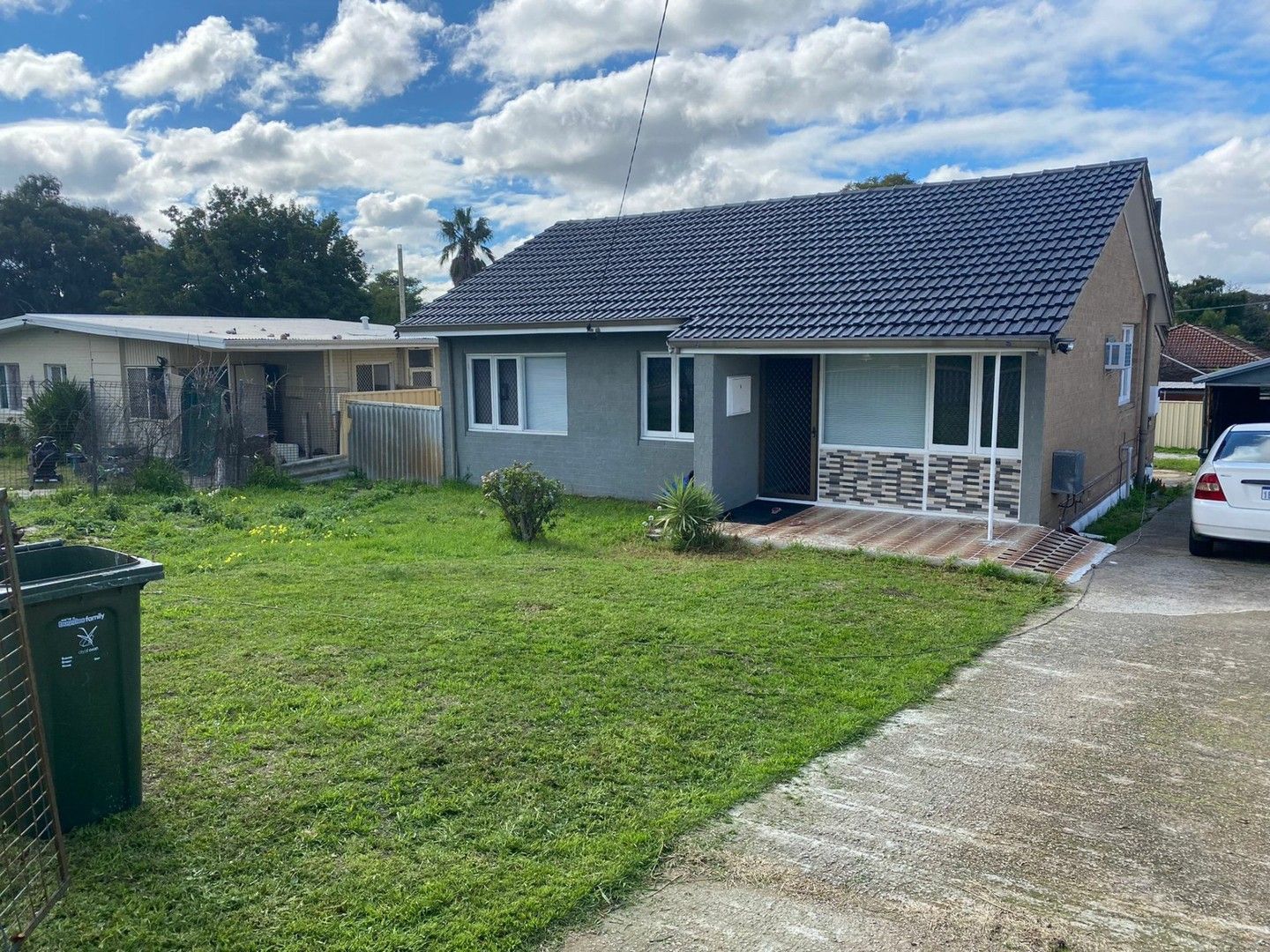 3 bedrooms House in 9 Altone Road LOCKRIDGE WA, 6054