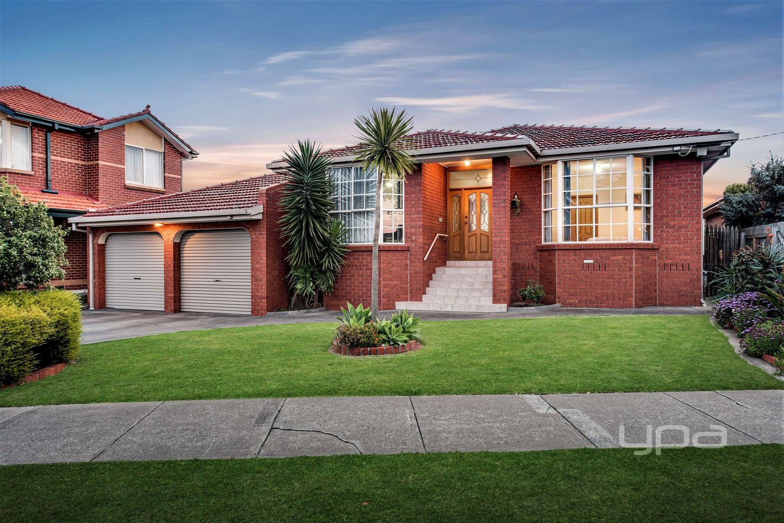 5 bedrooms House in 152 Greenvale Drive GREENVALE VIC, 3059