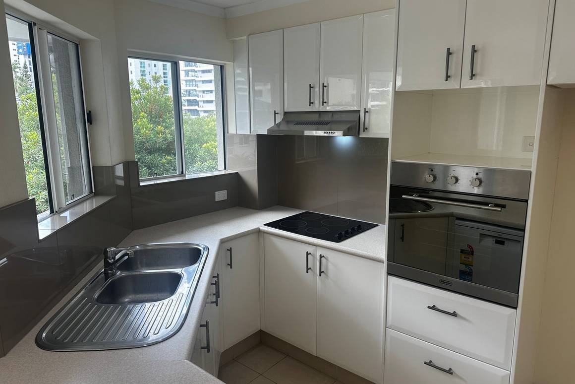 45/11 Breaker Street Main Beach 4217 - Image 5