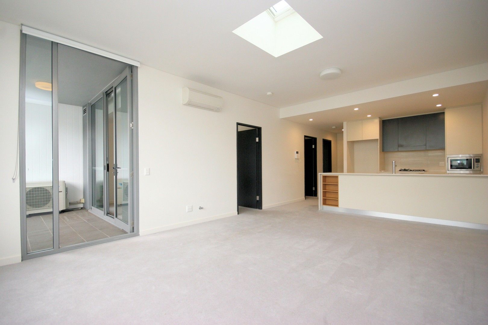 2 bedrooms Apartment / Unit / Flat in 410/16 Savona Drive WENTWORTH POINT NSW, 2127