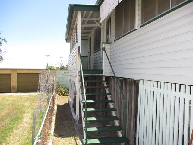 2 bedrooms Apartment / Unit / Flat in 4/304 Torquay Terrace TORQUAY QLD, 4655