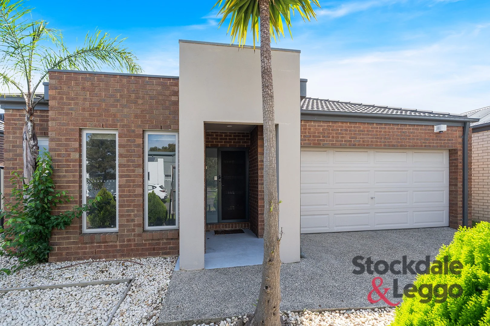 Primary image of 10 Highbury Circuit, Craigieburn VIC 3064