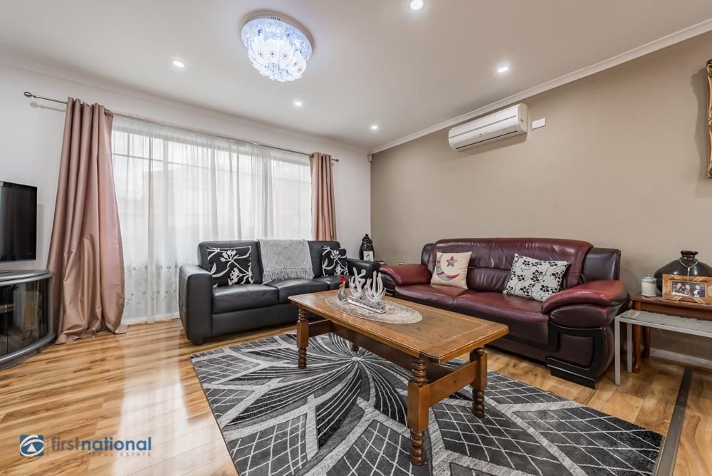 21/2-8 Knight Crescent, Roxburgh Park VIC 3064, Image 2