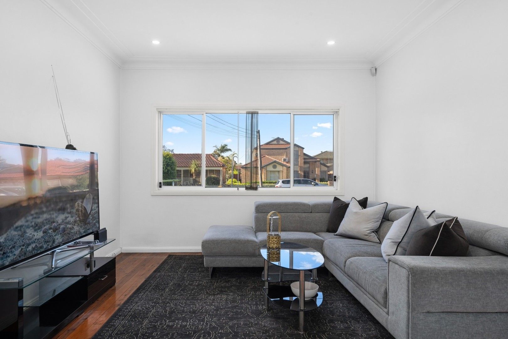 2 bedrooms House in 72 Paton Street MERRYLANDS WEST NSW, 2160