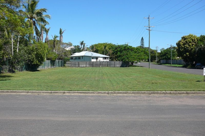 1 Larsen Street, Urangan QLD 4655, Image 1