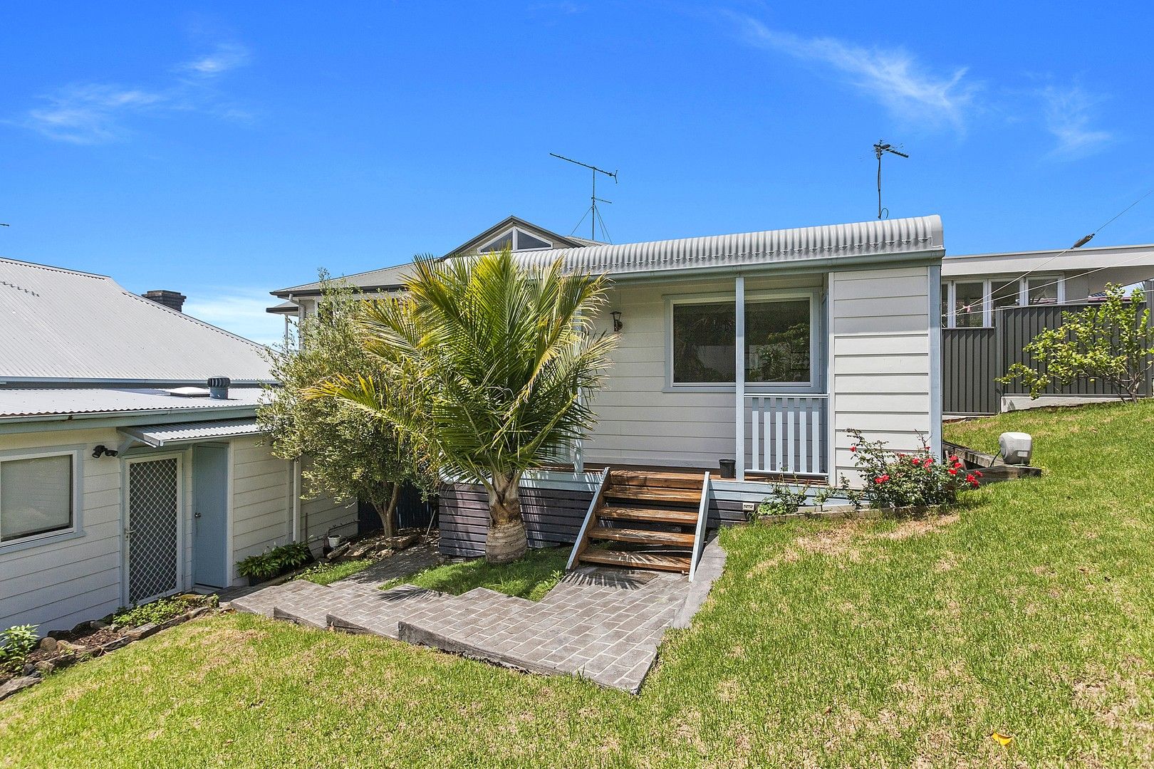 1 bedrooms Studio in 658a Lawrence Hargrave Drive COLEDALE NSW, 2515