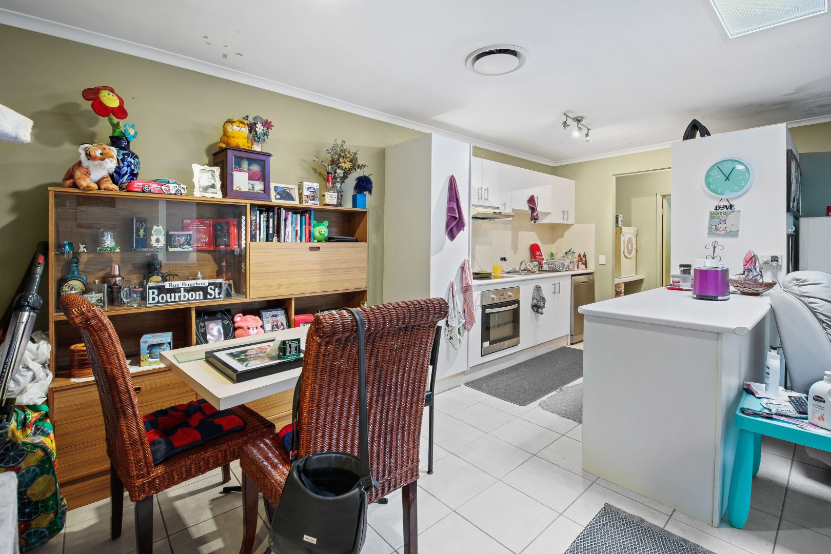 2/216 Olsen Avenue, Arundel QLD 4214, Image 2