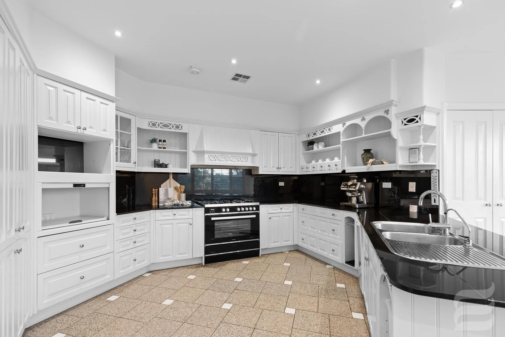 Additional image 10 of 9 McCutcheon Close, Mount Eliza VIC 3930