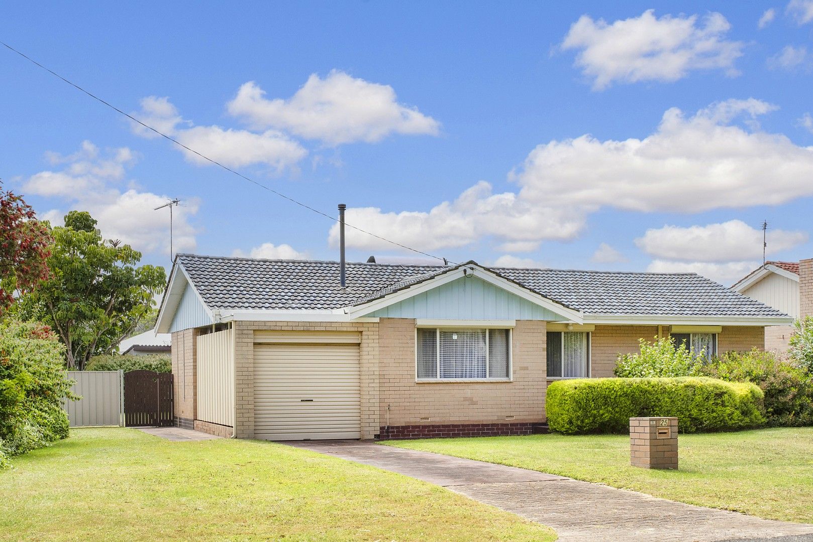 3 bedrooms House in 25 Southern Drive BUSSELTON WA, 6280