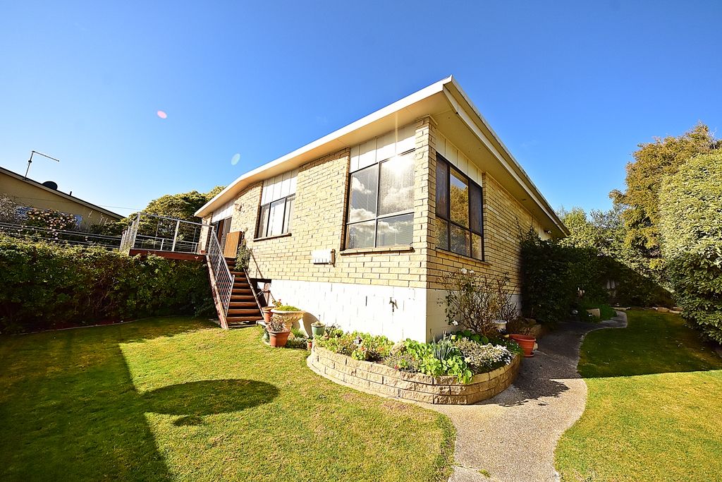 2 bedrooms House in 15a The Strand GEORGE TOWN TAS, 7253