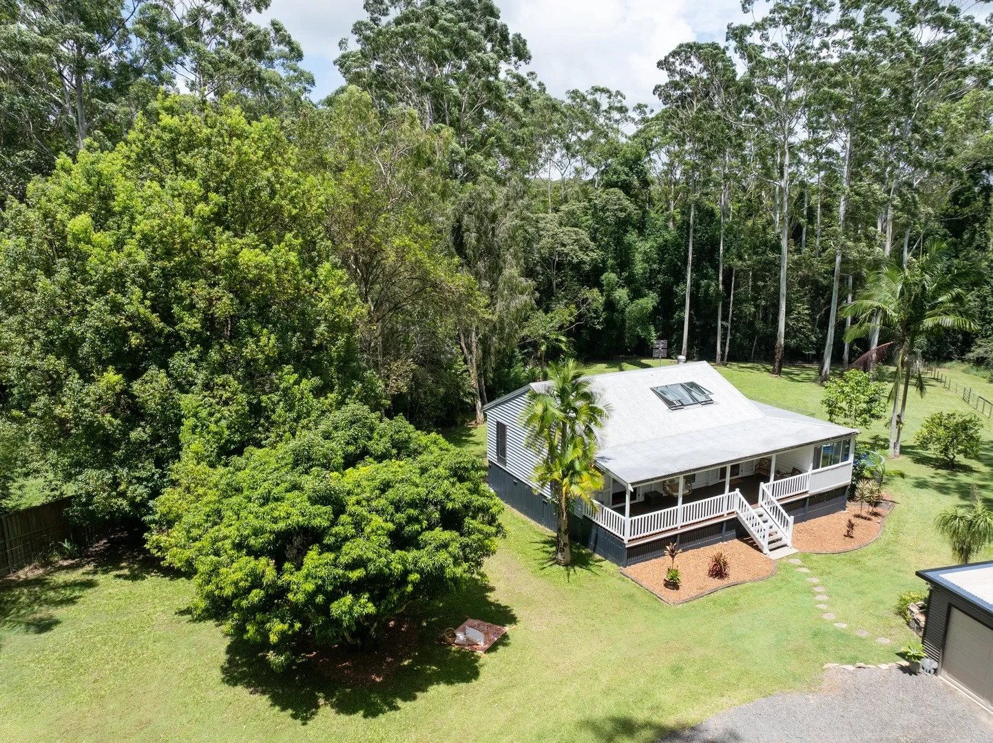 2 Kelly Court, Lake Macdonald QLD 4563
