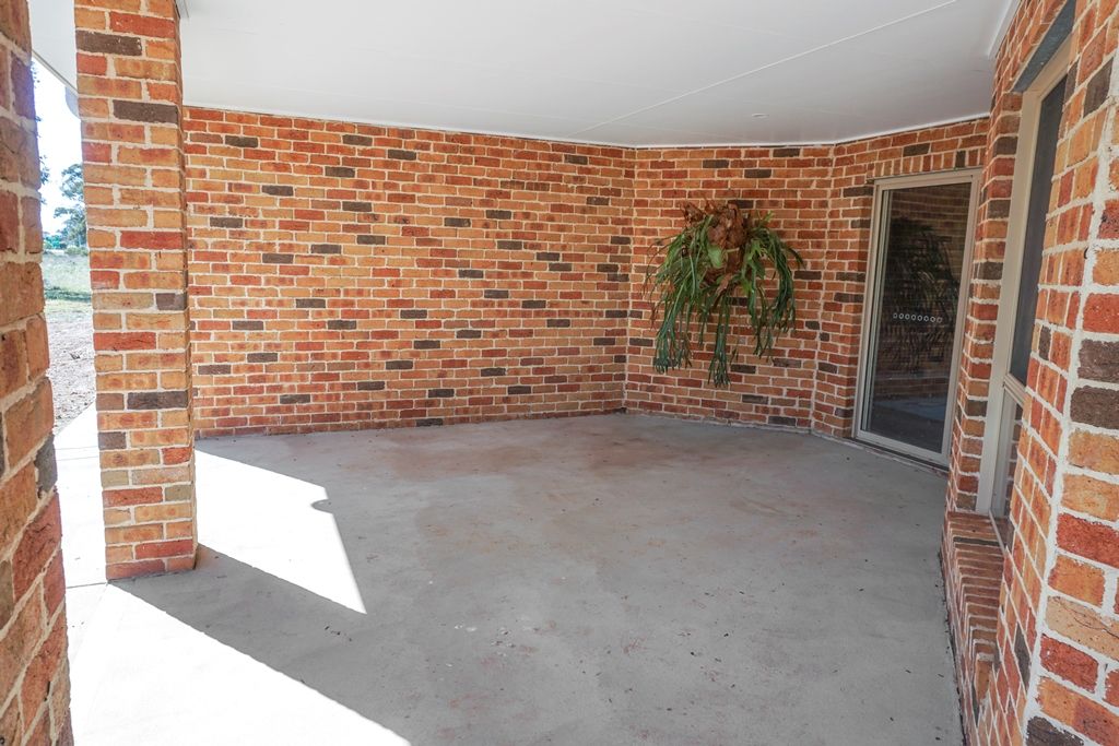 61 Mid Western Highway, West Wyalong NSW 2671, Image 1